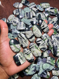 Cabujón de Kammererita 100% Natural, Gema Suelta Pulida, Forma Mixta, Tamaño Personalizable, Accesorios de Joyería de Alta Calidad - Product Image 2