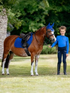 Tapis de selle carré de haute qualité pour contact étroit, durable et confortable, équipement polyvalent pour chevaux - Product Image 2