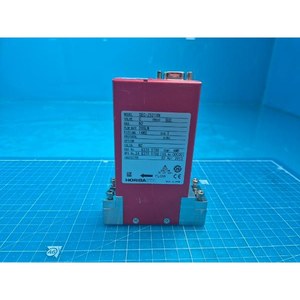 Horiba STEC ตัวควบคุมการไหลของมวลดิจิตอลแบบ SEC-Z521XN ใช้เป็นชิ้นส่วนอุปกรณ์เซมิคอนดักเตอร์รุ่นเก่า - Product Image 3