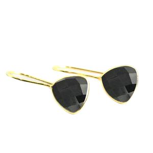 Pendientes colgantes de plata de ley 925 con ónix negro trillón y bisel chapado en oro |   Pendientes de Piedras Preciosas para Mujer - Product Image 1
