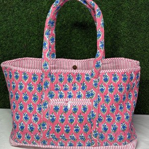 Bolso tote acolchado extragrande para fin de semana - Bolso de algodón con estampado de bloques para pasar la noche, compras, viajes, hecho a mano para mujer - Product Image 3