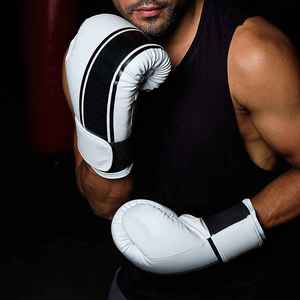 Mitaines d'entraînement à taille réglable avec mousse haute résistance aux chocs et matériau respirant pour un confort tout au long de la journée, gants de boxe - Product Image 5