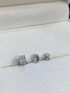 Boucles d'oreilles classiques en diamant de laboratoire taille radiant, certifiées IGI, solitaire 2 carats, en or blanc 10K 14K 18K, pour femme - Product Image 2