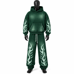 Ensemble de survêtement à capuche pour homme avec logo personnalisé imprimé et strass, sweat-shirt à cordon de serrage, poches latérales, survêtement oversize en vente - Product Image 1
