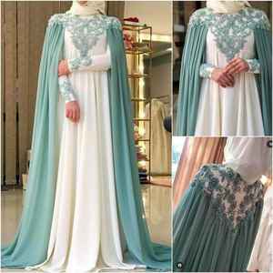 Abayas élégantes et modestes brodées à la main pour femmes - Product Image 2