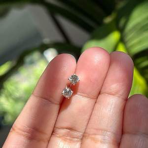 Pendientes de Diamantes Cultivados en Laboratorio con Corte Redondo Brillante, Oro Sólido de 14K, Joyería Personalizada para Ella, Regalo de Aniversario, Uso Diario - Product Image 3