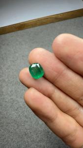 Émeraude naturelle de 3,43 carats, forme coussin, pierre précieuse verte, facettée, pour la fabrication de bijoux fins, vente en gros - Product Image 4
