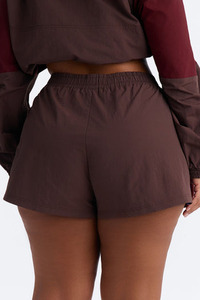 Ensemble de veste coupe-vent et short pour femmes de qualité supérieure, léger, 2 pièces, tenue de sport pour la course à pied, la salle de sport et la remise en forme - Product Image 2