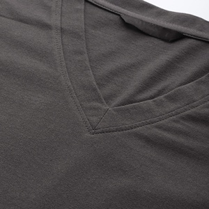 T-shirt Femme Col V Manches Longues Qualité Supérieure Coupe Classique Respirant Style Urbain Moderne Finitions en Dentelle Sérigraphie Douce - Product Image 5