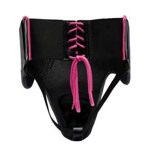 Ensemble de sparring professionnel OEM personnalisé en cuir véritable noir et rose, comprenant des gants de boxe confortables en cuir de vachette, un protège-tête et un protège-guêtres. - Product Image 5