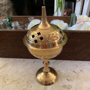 Brûleur d'encens multifonctionnel en métal pour l'aromathérapie, la méditation, la relaxation et l'amélioration de l'environnement spirituel - Product Image 1