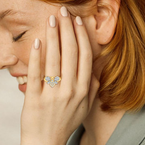 Anillo de cóctel con diseño de abeja y diamantes en oro amarillo, diseño de insecto lindo, para uso diario de mujeres - Product Image 4