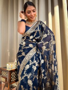 Vêtements de fête en soie douce avec bordure jacquard exclusive - Product Image 2