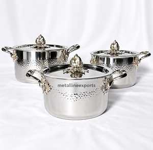Juego de 4 piezas de lujo de utensilios de cocina de acero inoxidable con perillas de hoja de calabaza en latón dorado, que incluye olla, cacerola y sartén - Product Image 1