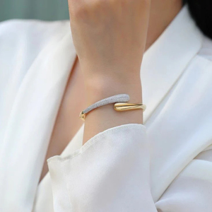 กำไลข้อมือทองคำ 10K ดีไซน์หรูหรา ประดับเพชรแบบ Pavé ของขวัญเครื่องประดับชั้นดีสำหรับผู้หญิง - Product Image 2