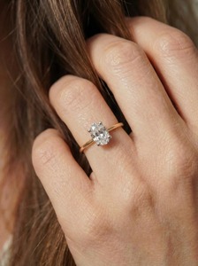 Anillo de Compromiso de Diamante Moissanite de Forma Ovalada Blanca, Plata de Ley 925, Anillo de Diamante Personalizado y Otra Joyería de Diamantes - Product Image 3