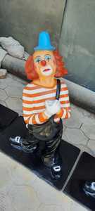 Figura de Payaso de FRP, Escultura Decorativa de Dibujos Animados, Diseño Artístico Tradicional para Exhibición en Interiores o Exteriores - Product Image 5