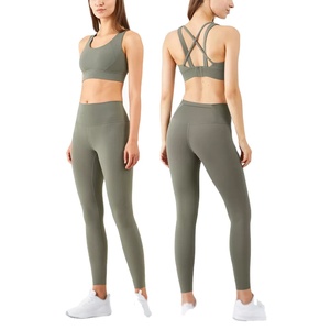 Ropa deportiva impermeable sin costuras de talla grande para mujer, conjunto de Yoga, 2 piezas, cintura alta, entrenamiento, gimnasio, ropa deportiva, 100% poliéster - Product Image 1