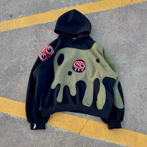 เสื้อฮู้ดคลาสสิค Crest – ทนทานเหนือกาลเวลา เหมาะสำหรับสวมใส่ทุกวัน - Product Image 1