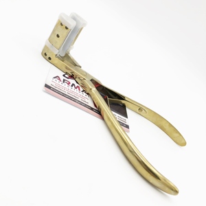 Pince à extensions capillaires Plasma Gold en acier inoxydable à surface plate avec coussinets en silicone pour la pose d'extensions de cheveux - Product Image 1