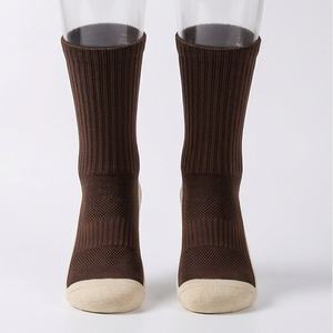 Chaussettes de football mi-mollet pour hommes MQ001, anti-transpiration, semelle éponge, respirantes, durables, couleur personnalisable, paires - Product Image 1