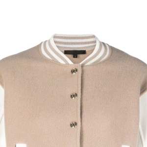 Veste universitaire en cuir de haute qualité fabriquée au Pakistan, à manches longues, col rabattu, fermeture boutonnée, modèle 2026, maintenant en vente en ligne - Product Image 2