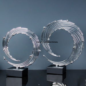 Accesorios de Escultura de Metal con Bola de Cristal de Estilo Lujoso para Sala de Estar, Gabinete, Oficina y Escritorio - Product Image 6