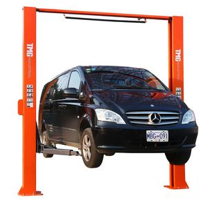 Elevador Hidráulico para Autos TMG ALT100 de 10,000 lb, Diseño de Dos Postes con Brazos Simétricos, Altura de Elevación de 72 Pulgadas, Liberación de Bloqueo de Doble Punto - Product Image 3