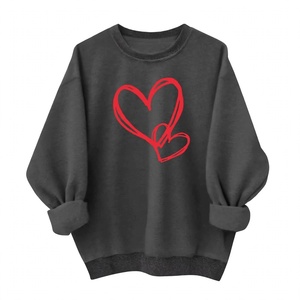 Sweat-shirt personnalisé pour femme en molleton épais à col rond, gris foncé vintage, avec imprimé graphique double cœur rouge, style streetwear - Product Image 1