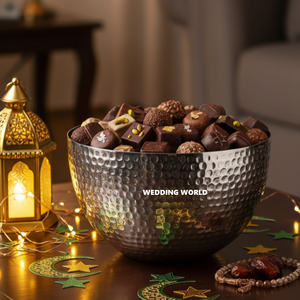 Ensemble de deux coupelles à chocolat martelées, finition or et argent, qualité supérieure, design élégant, nouvelles coupelles à chocolat. - Product Image 5