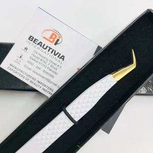 Pinzas de extensión de pestañas de acero inoxidable de 65 grados con logotipo personalizado, Punta puntiaguda con agarre fuerte y pinzas de pestañas de fibra blanca - Product Image 4