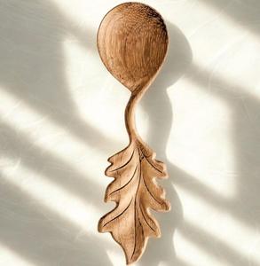 Cuillère en bois de style vietnamien américain artisanale, sculptée, écologique, en bois naturel, durable, résistante à la chaleur, lavable au lave-vaisselle - Product Image 1