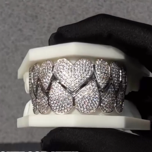 ชุดกริลล์ซเพชรรูปหัวใจ |   กริลล์ฟันรูปหัวใจประดับเพชรทองคำขาว - Product Image 1