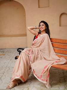 Sari de Algodón Color Durazno de Primera Calidad, Tradicional con Bordado Floral Rojo, Ligero, Antiarrugas, Protección Solar, para Fiestas, para Mujer - Product Image 5