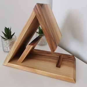 Soporte de Madera Sólida Personalizado para Libros, con Ranura para Teléfono/Tablet, Organizador de Escritorio - Product Image 1