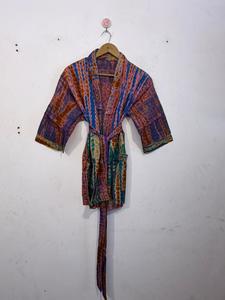 Bata de seda pura estilo bohemio con efecto tie-dye, kimono corto para mujer, talla única, kimono de verano para mujer - Product Image 5