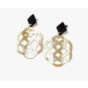 Boucles d'oreilles contemporaines faites à la main en corne de buffle, polies naturellement, légères, bijoux de mode bohème pour femmes et filles - Product Image 6