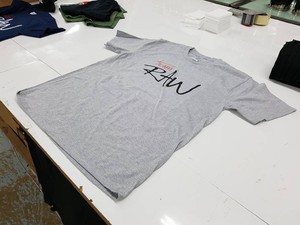 Camiseta Premium para Hombre, Corte Holgado, Material de Algodón Transpirable, Moda Urbana Contemporánea y Marca Personalizada - Product Image 4