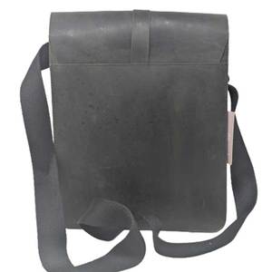 Bolso Mensajero de Cuero para Hombre Hecho en India, con Puerto USB, Diseño Impermeable y Embalaje Personalizado Portátil, Directo de Exportación - Product Image 1