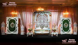 Configuración de escenario de boda tradicional Rajasthani, paneles de puerta de estilo tradicional para bodas Rajwada, paredes traseras de fibra de boda para escenario - Product Image 3