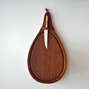 Tabla de cortar de madera con soporte para cuchillos, forma redonda, con mango para uso en la cocina - Product Image 1