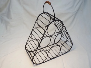 Estante Triangular de Hierro para Botellas de Vino con Asa de Transporte, Organizador de Almacenamiento de Botellas con Rejilla Abierta para Cocina, Bar, Restaurante y Áreas de Comedor - Product Image 3