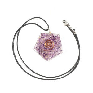 Achetez des pendentifs et breloques de qualité supérieure, pendentifs Reiki en quartz doublement sculptés - Product Image 4