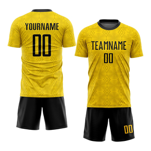 Ensemble d'uniformes de football personnalisés de style actuel pour hommes adultes, haute qualité, séchage rapide, 100% polyester avec personnalisation - Product Image 1