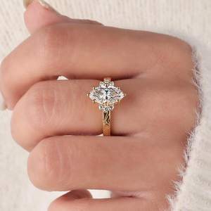 Anillo de compromiso con diamantes de corte marquesa de 2.51 quilates cultivados en laboratorio, con oro amarillo de 14 quilates, inspirado en el promesa de matrimonio, regalo para novias. - Product Image 3