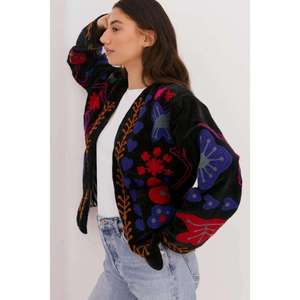 Veste noire brodée Suzani avec motifs floraux multicolores vibrants, en coton, style bohème, vêtements d'extérieur pour femmes - Product Image 2