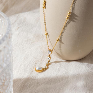 Collar delicado de acero inoxidable chapado en oro de 18 quilates con perlas y circonitas, para uso diario. - Product Image 6