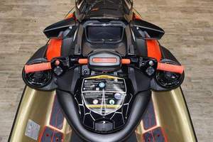 ENVÍO GRATUITO Moto Acuática Sea-Doo RXP-X 325 Tech BRP Premium A iBR 2025 en Color Bronceado Metálico/Rojo Lava + REMOLQUE GRATIS - Product Image 4