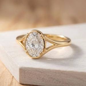 Anillo de Plata de Ley 925 Chapado en Oro con Moissanita de Corte Brillante para Mujer, Anillo Clásico de Aniversario con Engaste de Puntas Solitario - Product Image 4