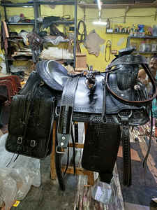 Selle de cheval occidentale antique fabriquée à la main Selle de cheval de ranch Western Roping Selle de cheval de cow-boy avec accessoires assortis - Product Image 4